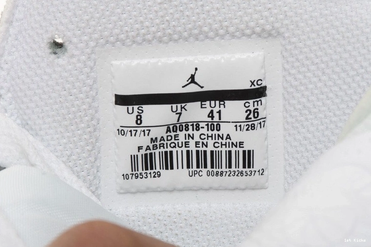 retro NIKE White Air  high 1 AQ0818-100 OWT Jordan 1221